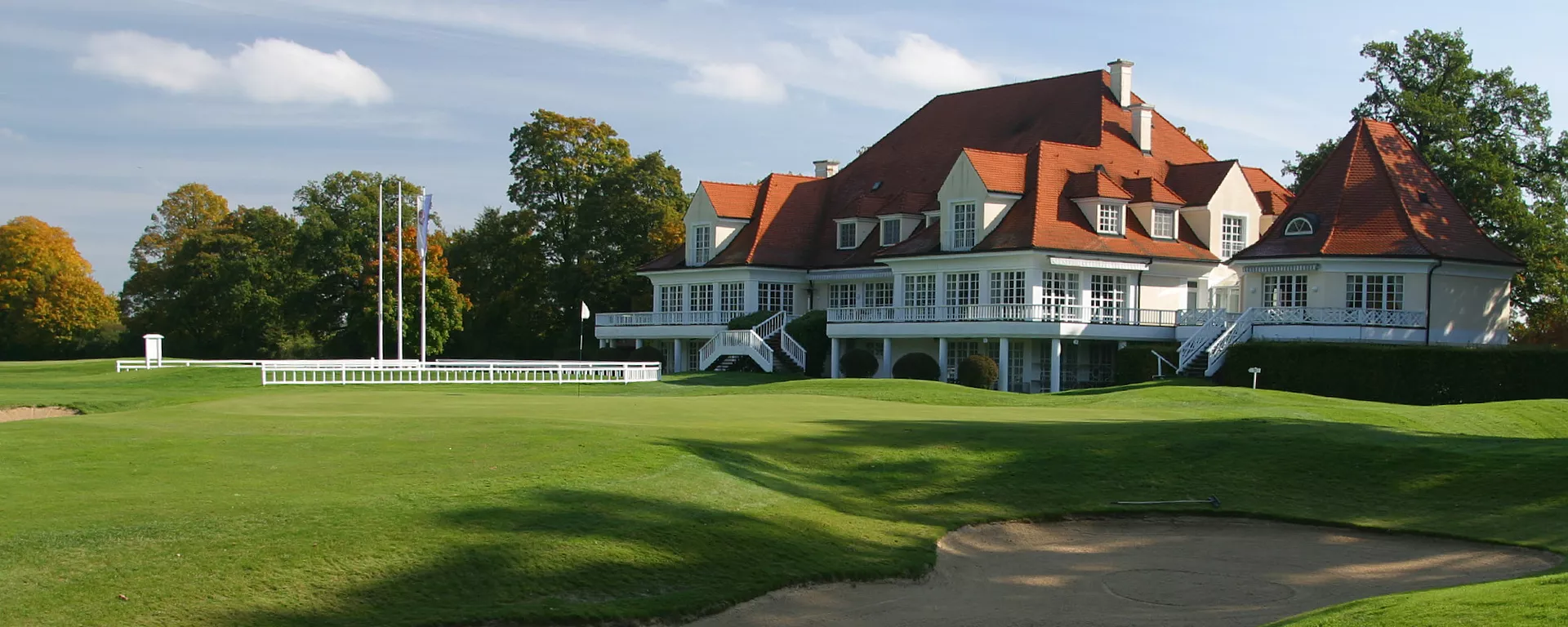 Clubhaus und Golfanlage des Wittelsbacher Golfclubs