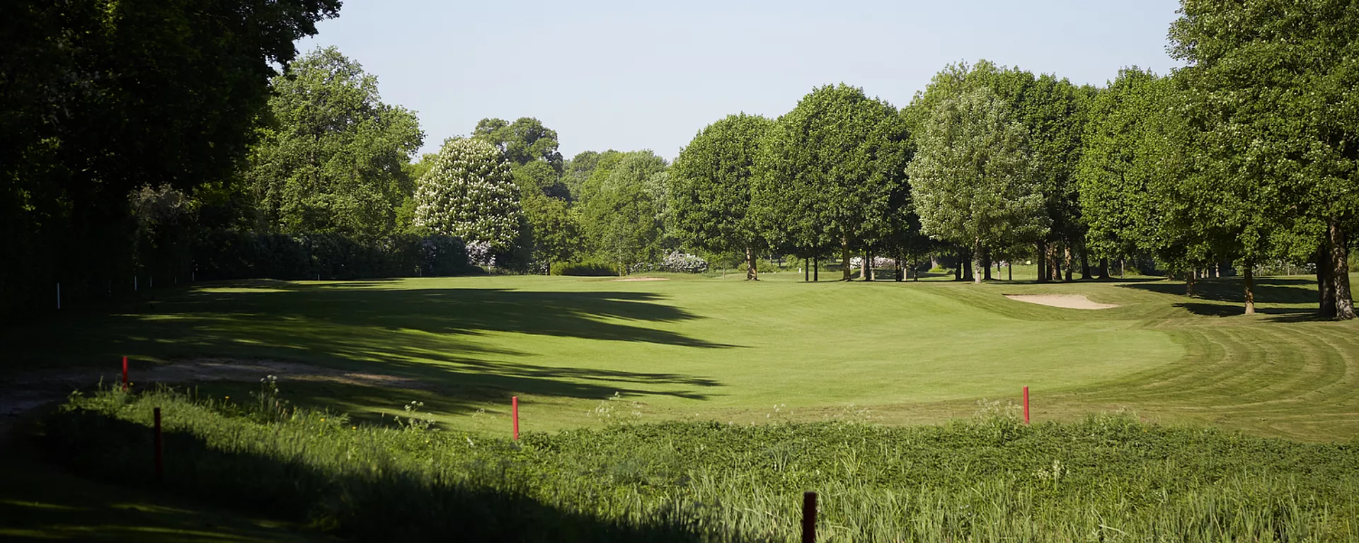 Allee und Spielbahn des Wittelsbacher Golfclubs